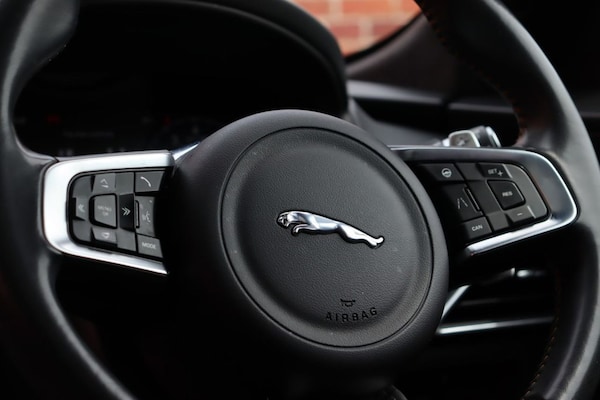 Used Jaguar F-Pace 2020 for sale - 75473511: Photo 32