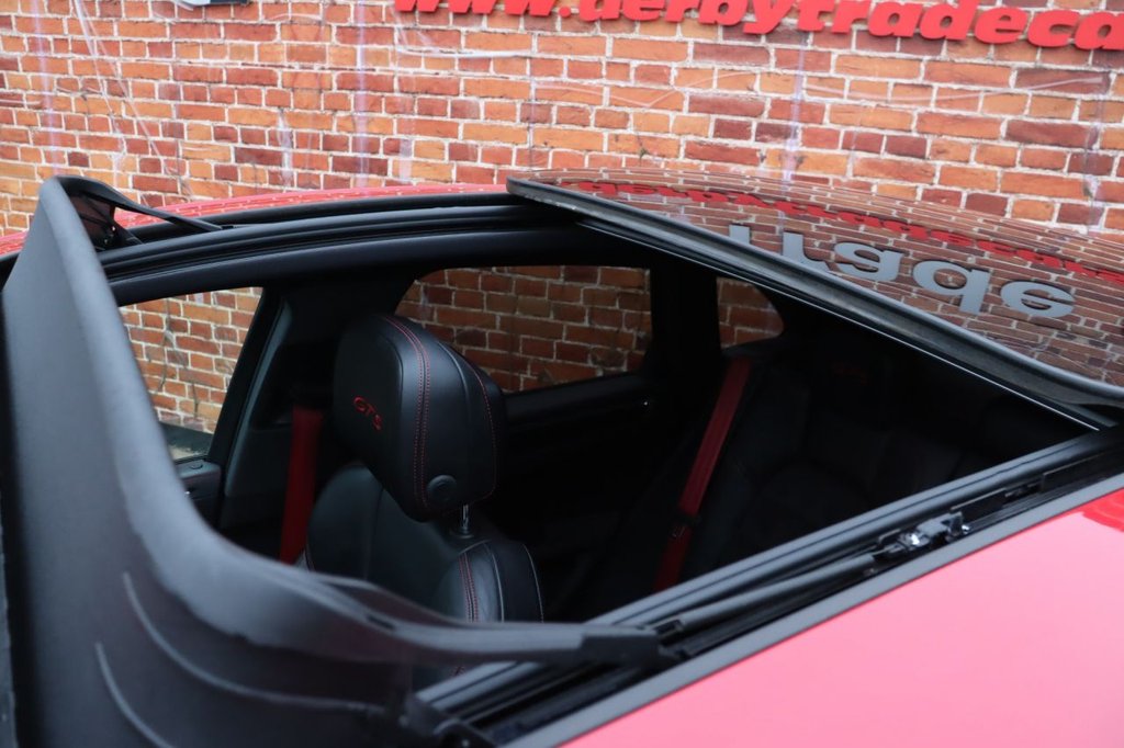 Used Porsche Macan 2017 for sale - 77408629: Photo 2