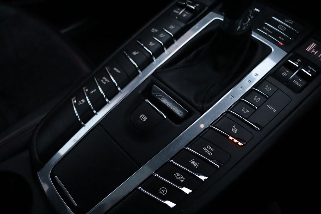 Used Porsche Macan 2017 for sale - 77408629: Photo 32