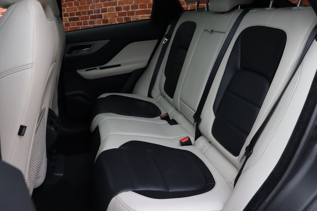 Used Jaguar F-Pace 2018 for sale - 76973192: Photo 10