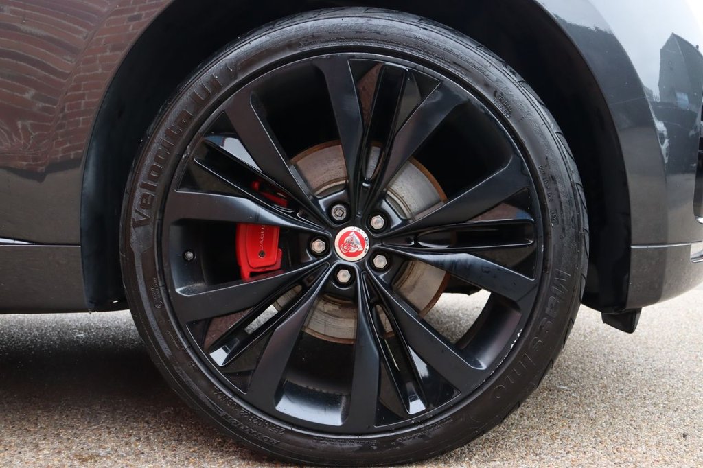 Used Jaguar F-Pace 2018 for sale - 76973192: Photo 16