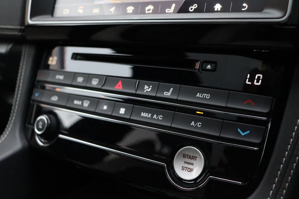 Used Jaguar F-Pace 2018 for sale - 76973192: Photo 31