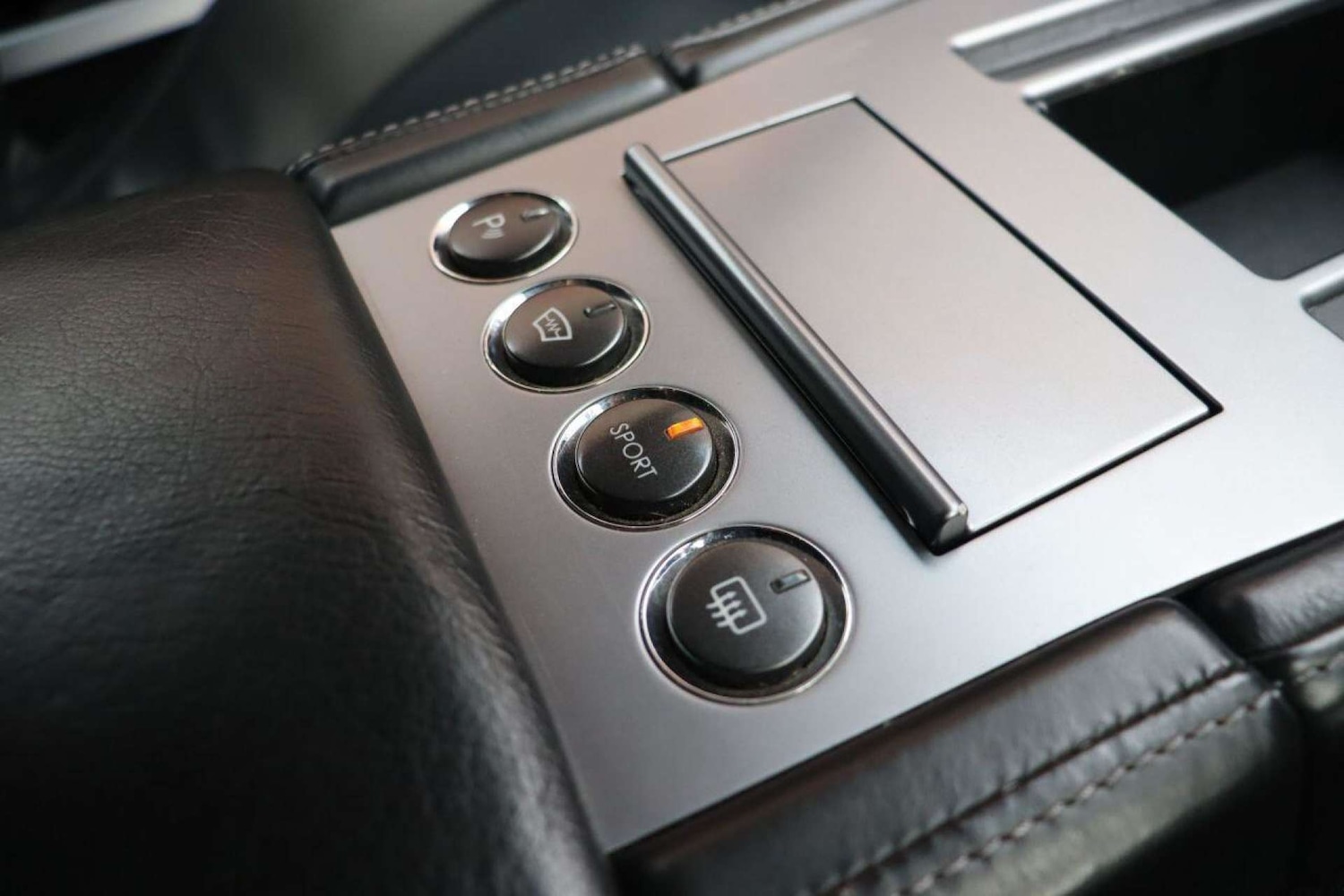 Used Aston Martin DB9 2005 for sale - 77519291: Photo 31