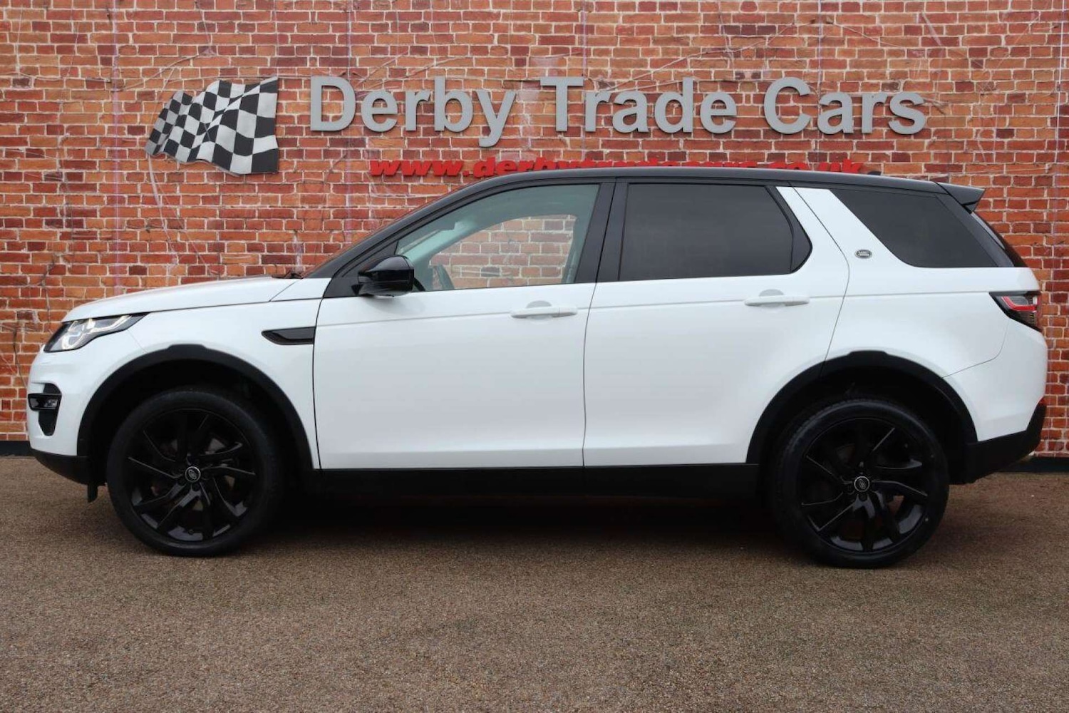 Used Land Rover Discovery Sport 2015 for sale - 77523159: Photo 2