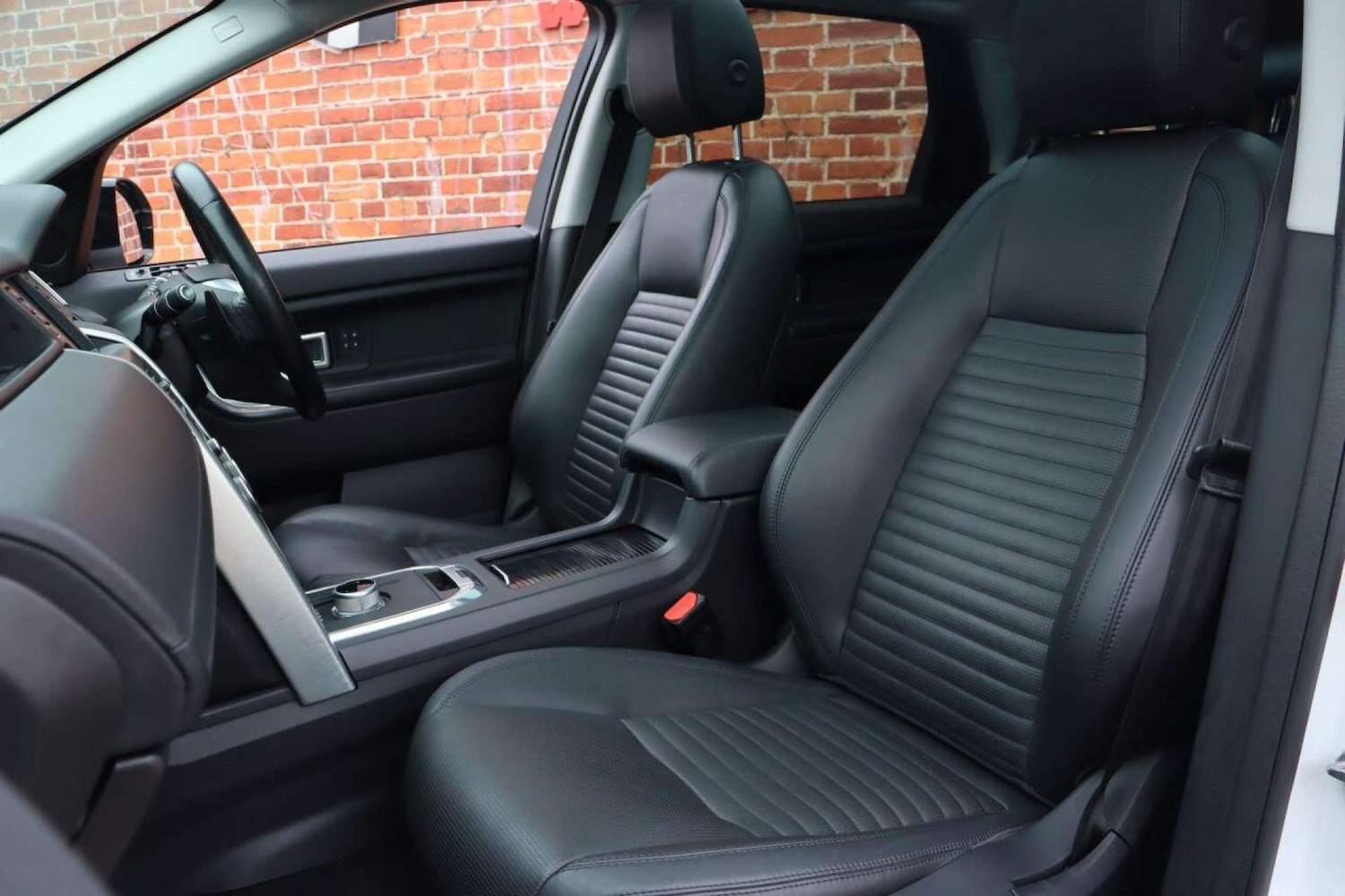 Used Land Rover Discovery Sport 2015 for sale - 77523159: Photo 4