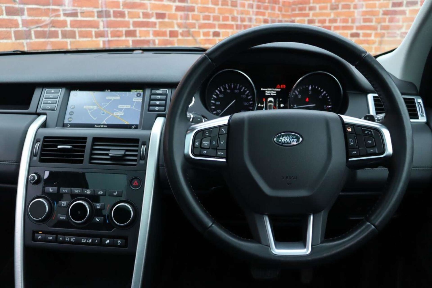 Used Land Rover Discovery Sport 2015 for sale - 77523159: Photo 6