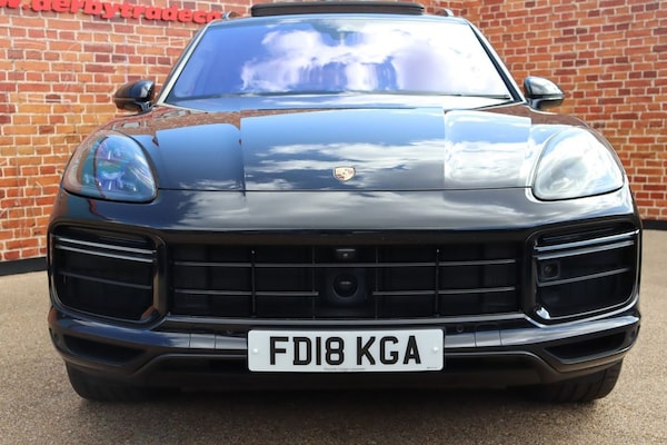 Used Porsche Cayenne 2018 for sale - 75062108: Photo 2
