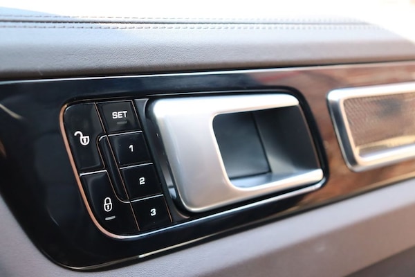 Used Porsche Cayenne 2018 for sale - 75062108: Photo 31
