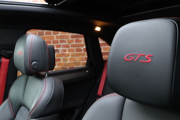 Used Porsche Macan 2021 for sale - 76223983: Photo 10