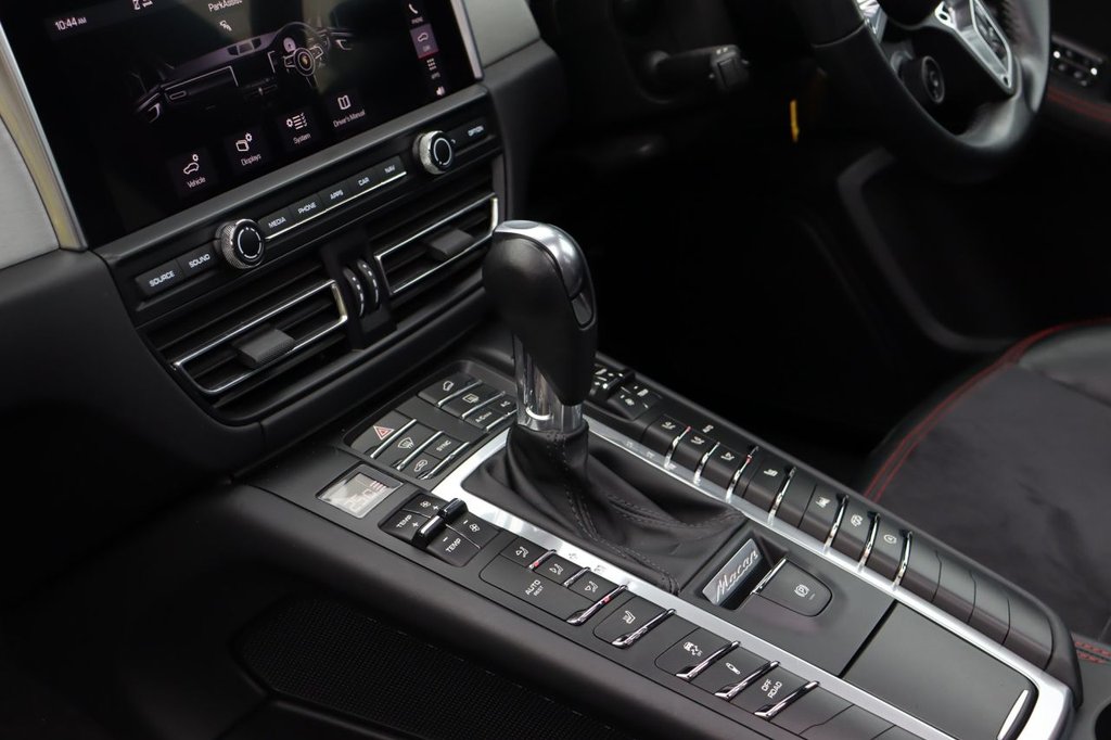 Used Porsche Macan 2021 for sale - 76223983: Photo 15