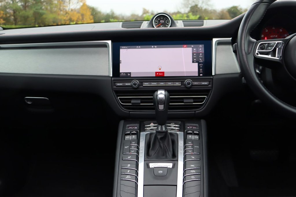 Used Porsche Macan 2021 for sale - 76223983: Photo 24