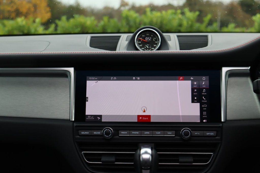 Used Porsche Macan 2021 for sale - 76223983: Photo 25