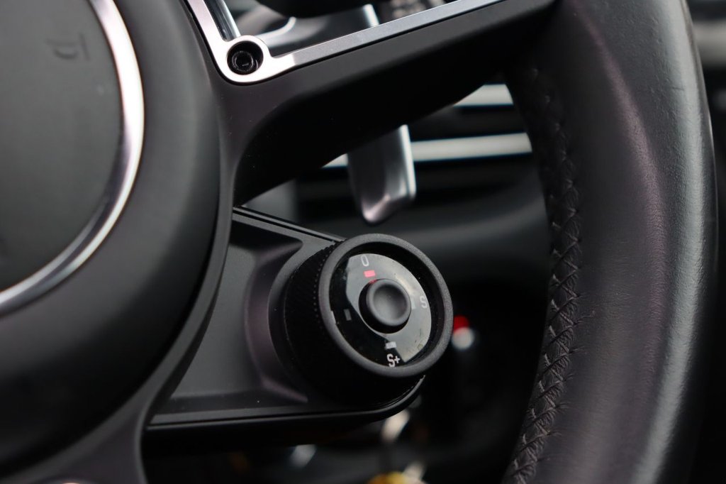 Used Porsche Macan 2021 for sale - 76223983: Photo 26