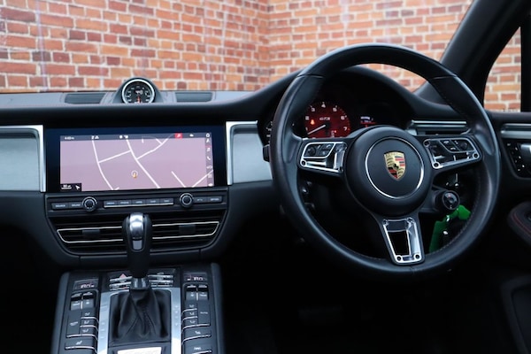Used Porsche Macan 2021 for sale - 76223983: Photo 28