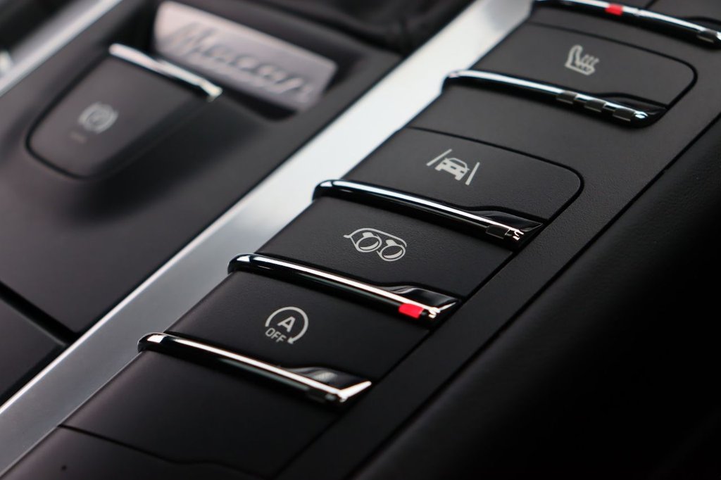 Used Porsche Macan 2021 for sale - 76223983: Photo 43