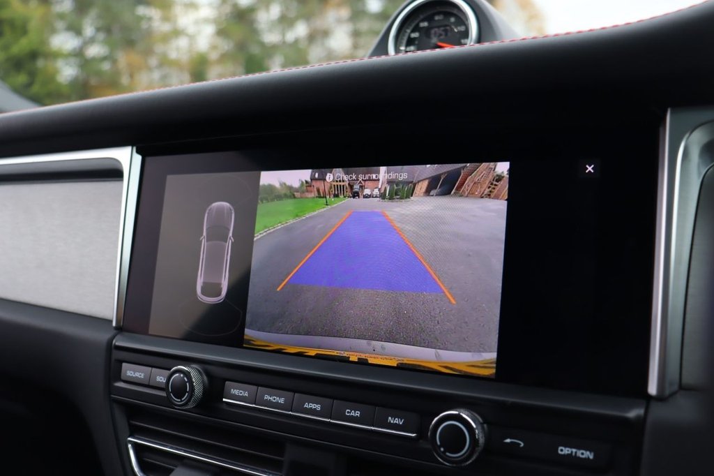 Used Porsche Macan 2021 for sale - 76223983: Photo 47