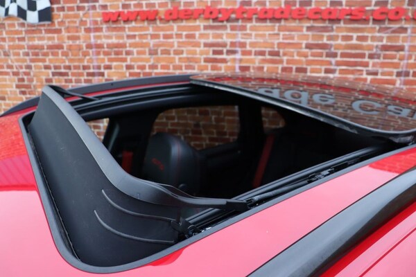 Used Porsche Macan 2021 for sale - 76223983: Photo 4