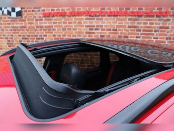 Used Porsche Macan 2021 for sale - 76223983: Photo 4