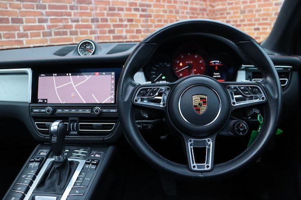 Used Porsche Macan 2021 for sale - 76223983: Photo 5