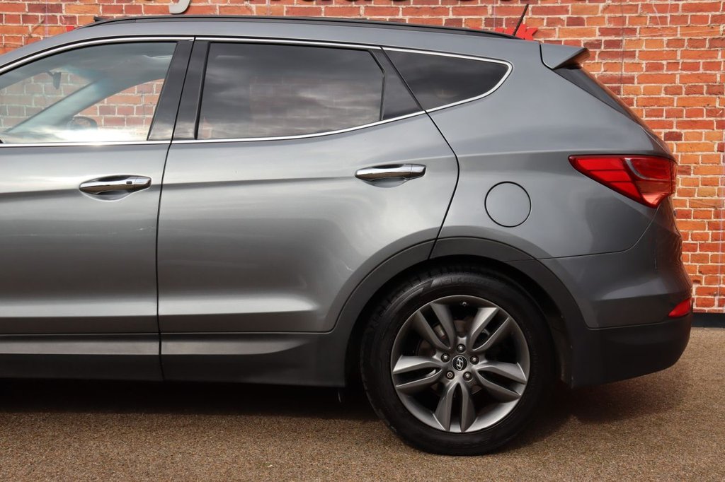 Used Hyundai Santa Fe 2014 for sale - 76111934: Photo 12