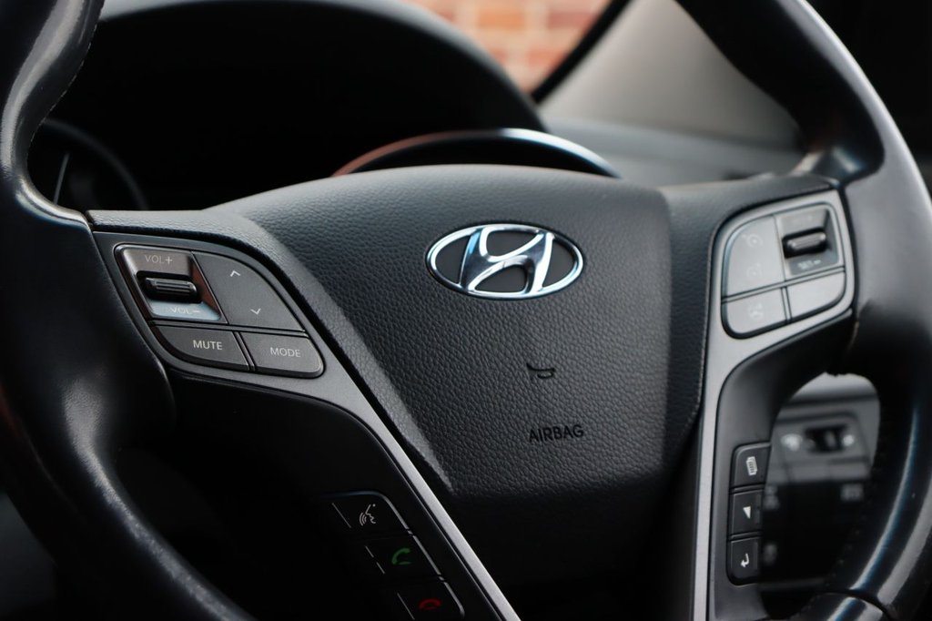 Used Hyundai Santa Fe 2014 for sale - 76111934: Photo 29