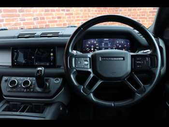 Used Land Rover Defender 2021 for sale - 74105584: Photo