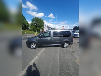 Used Volkswagen Caddy Maxi Life 2011 for sale - 78390908: Photo