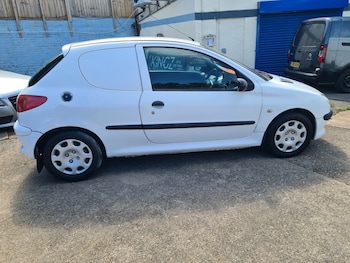 Used Peugeot 206 2005 for sale - 75409381: Photo