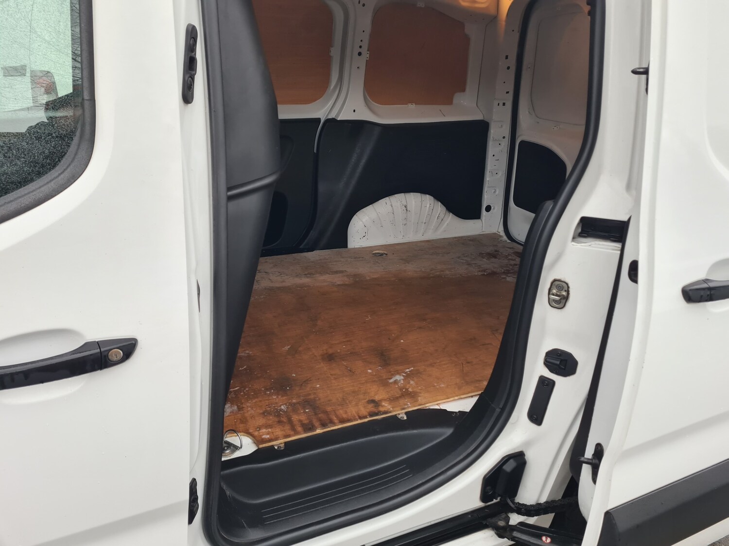 Used Peugeot Partner 2022 for sale - 77605522: Photo 11