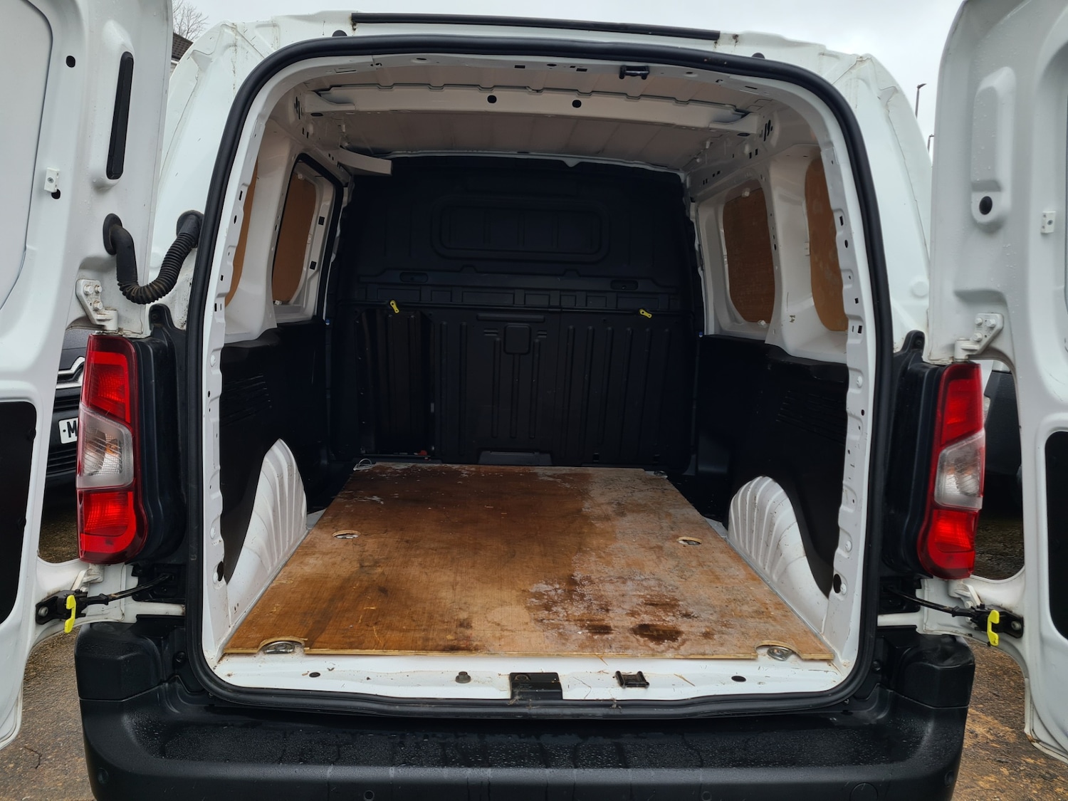 Used Peugeot Partner 2022 for sale - 77605522: Photo 14