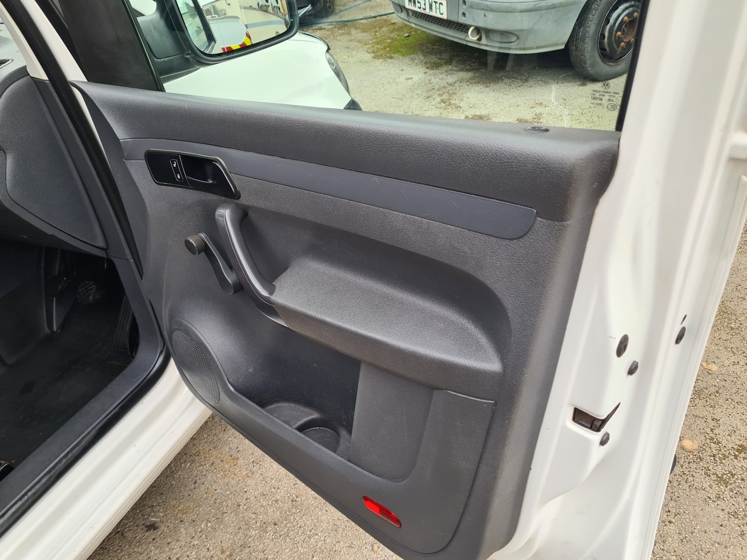 Used Volkswagen Caddy 2013 for sale - 76273885: Photo 11