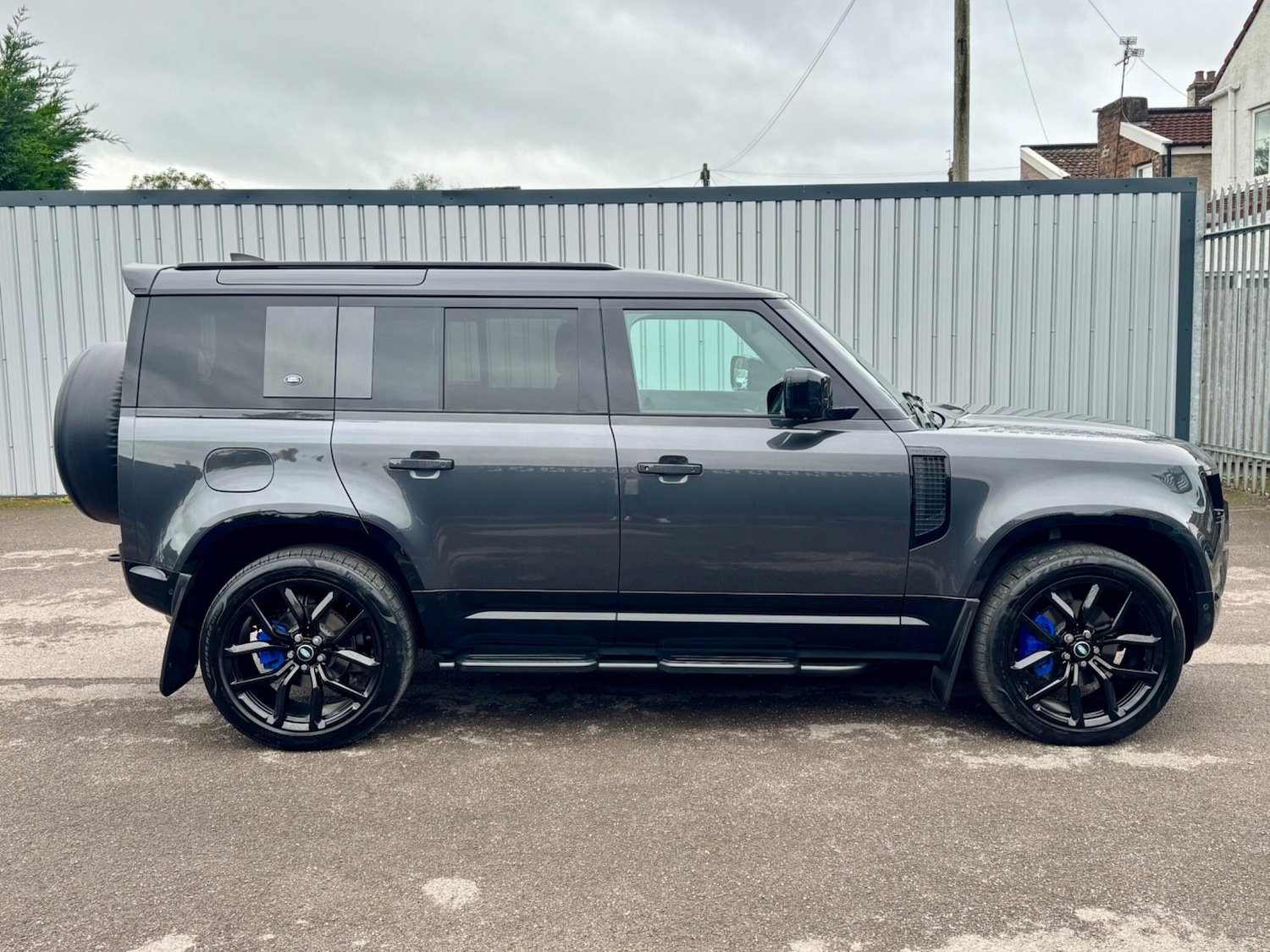 Used Land Rover Defender 2022 for sale - 76498609: Photo 10