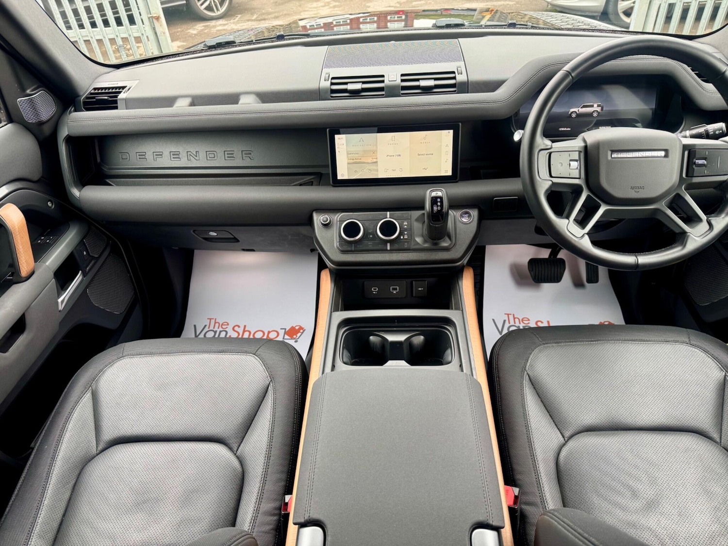 Used Land Rover Defender 2022 for sale - 76498609: Photo 14