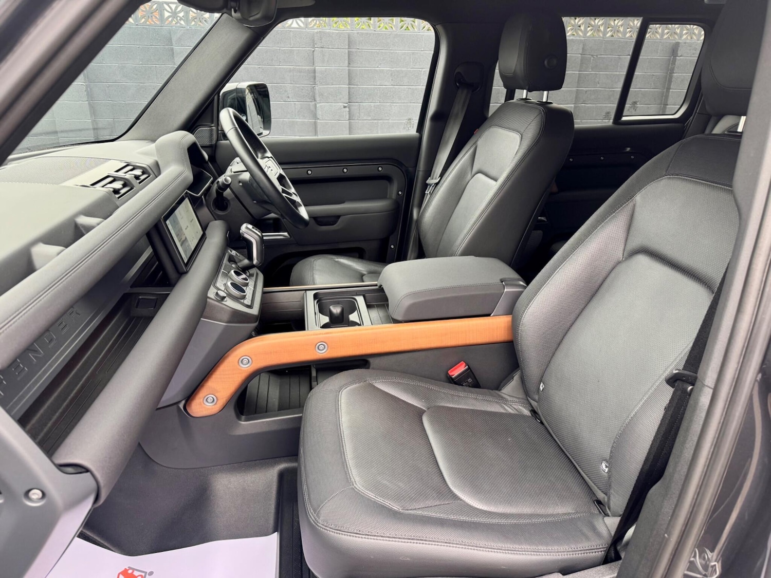 Used Land Rover Defender 2022 for sale - 76498609: Photo 16