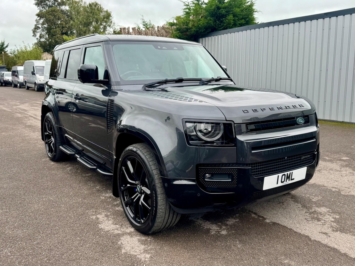 Used Land Rover Defender 2022 for sale - 76498609: Photo 2