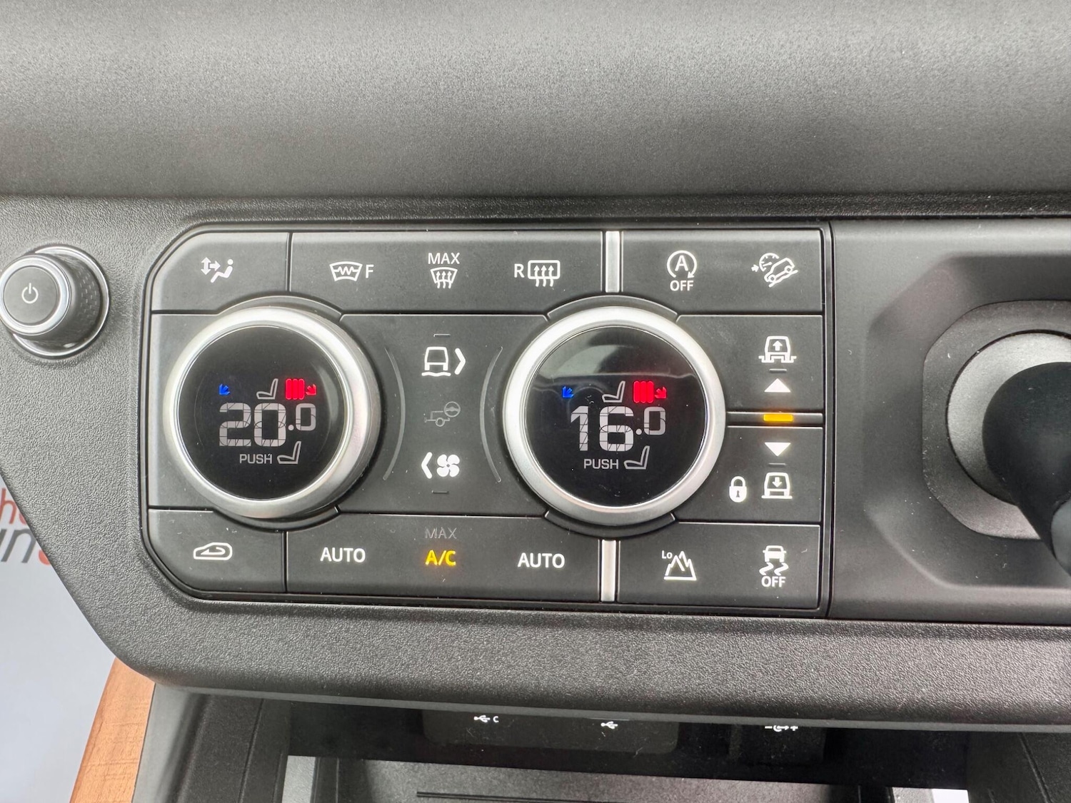 Used Land Rover Defender 2022 for sale - 76498609: Photo 28