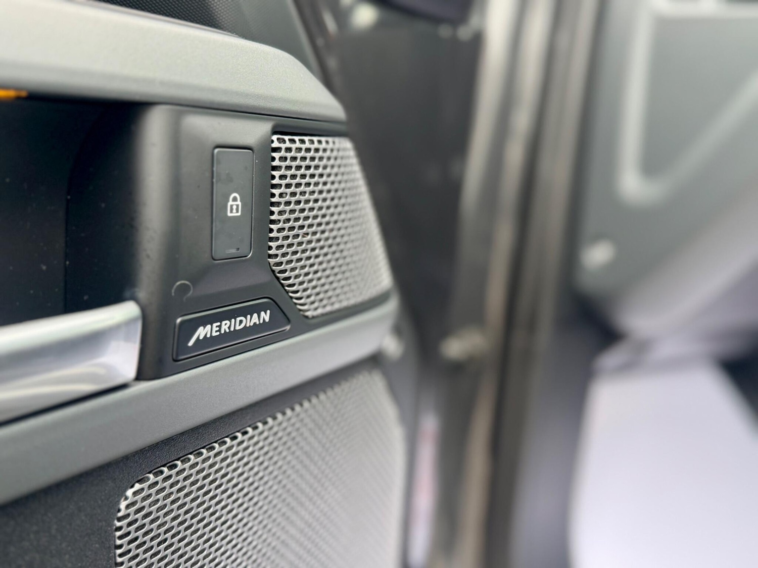 Used Land Rover Defender 2022 for sale - 76498609: Photo 49