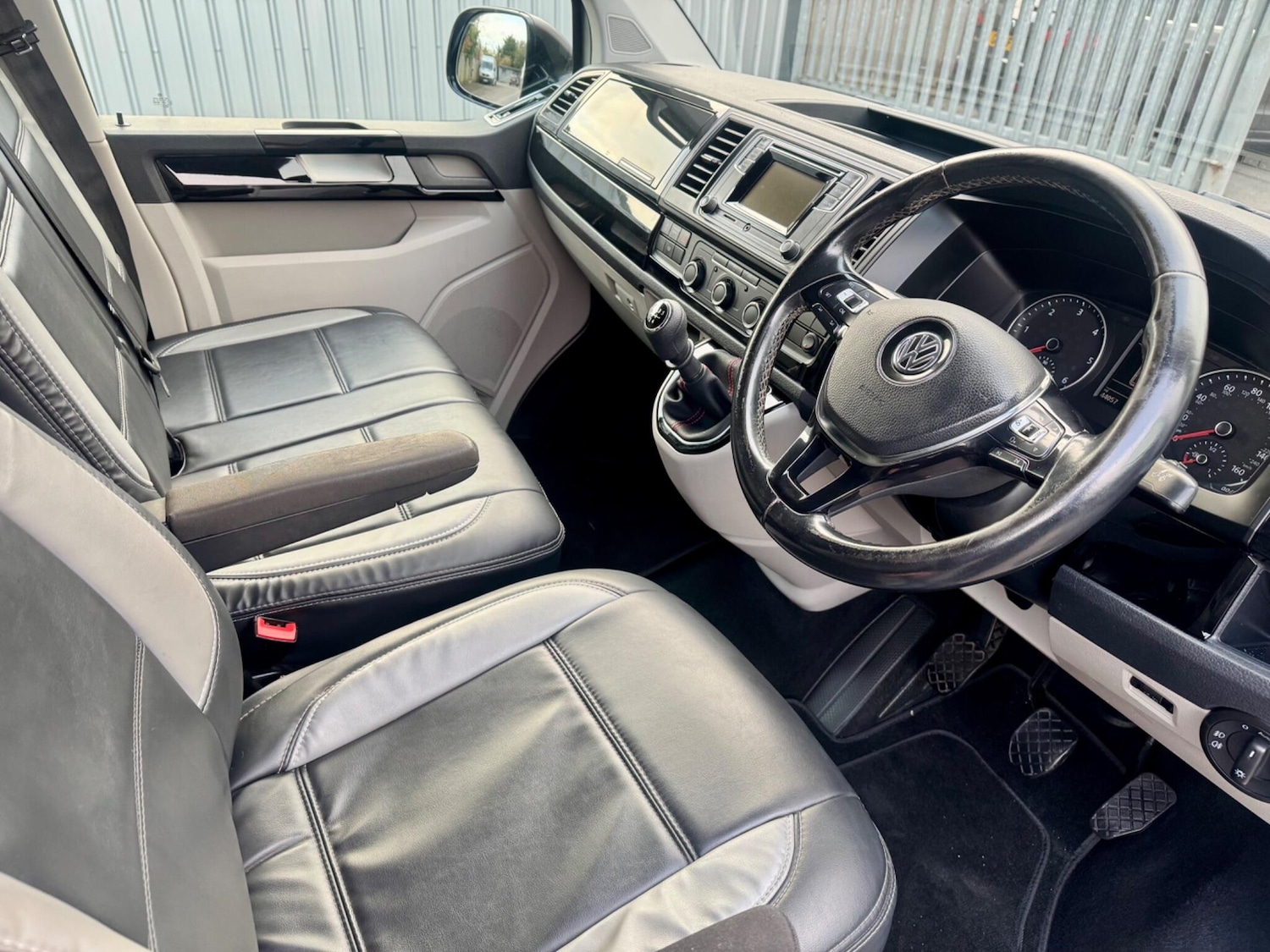 Used Volkswagen Transporter 2018 for sale - 77344777: Photo 14