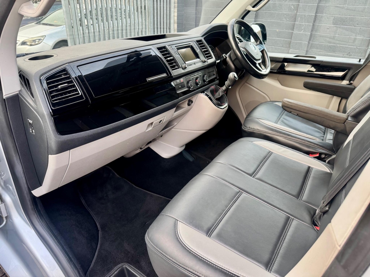 Used Volkswagen Transporter 2018 for sale - 77344777: Photo 16