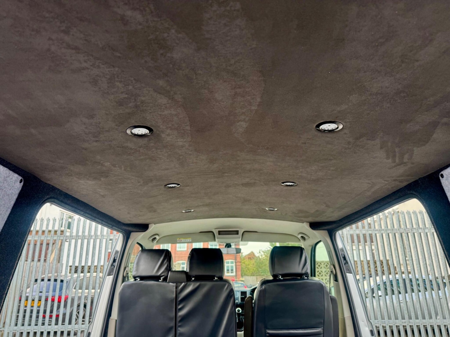 Used Volkswagen Transporter 2018 for sale - 77344777: Photo 37