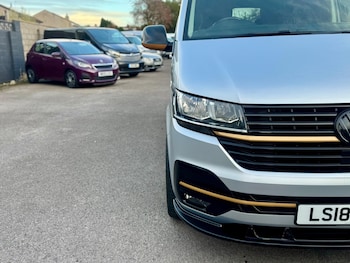 Used Volkswagen Transporter 2018 for sale - 77344777: Photo