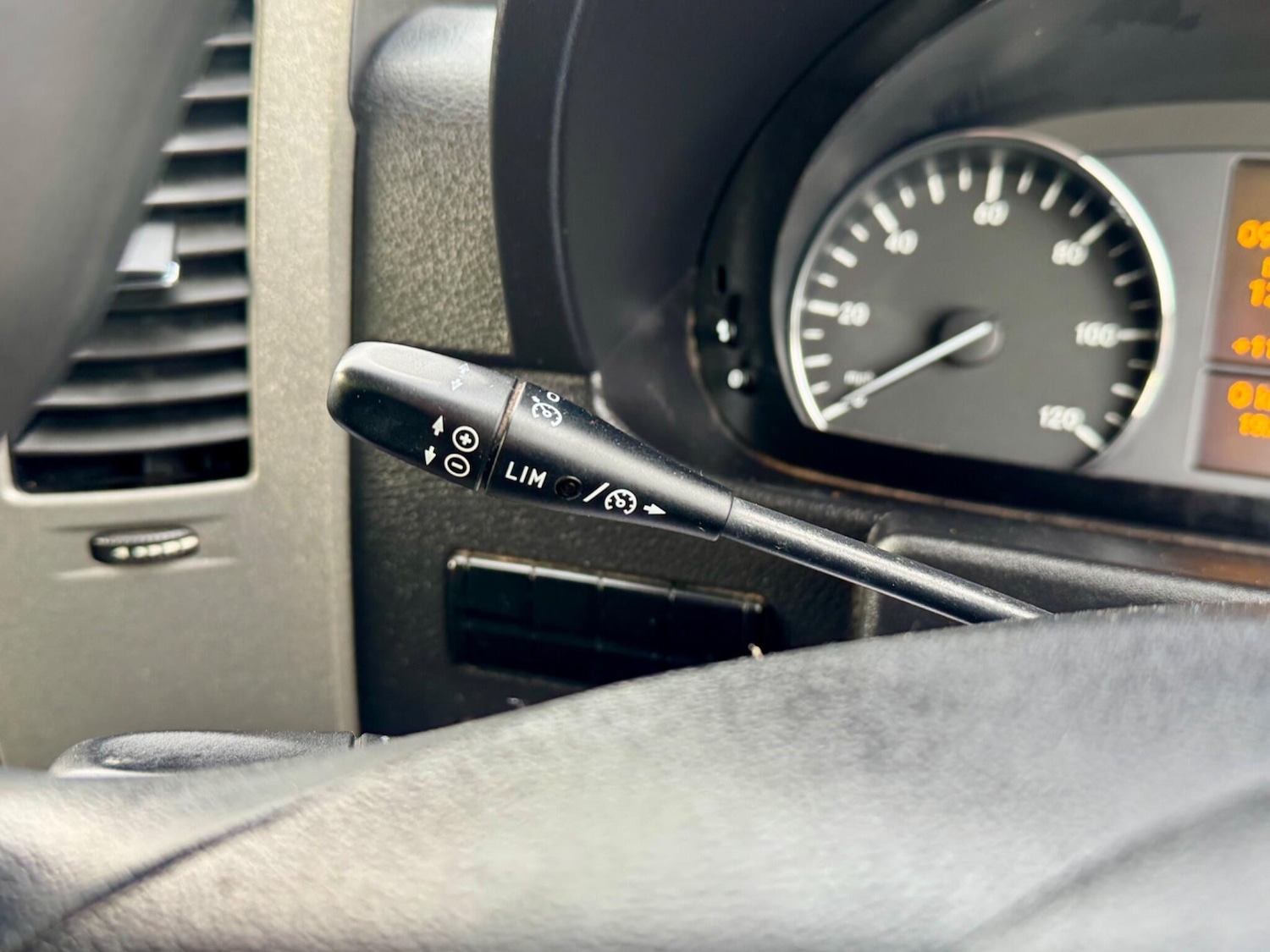 Used Mercedes-Benz Sprinter 2015 for sale - 77395857: Photo 17