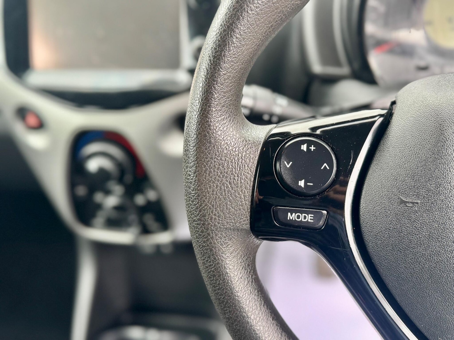 Used Peugeot 108 for sale - 76473080: Photo 17