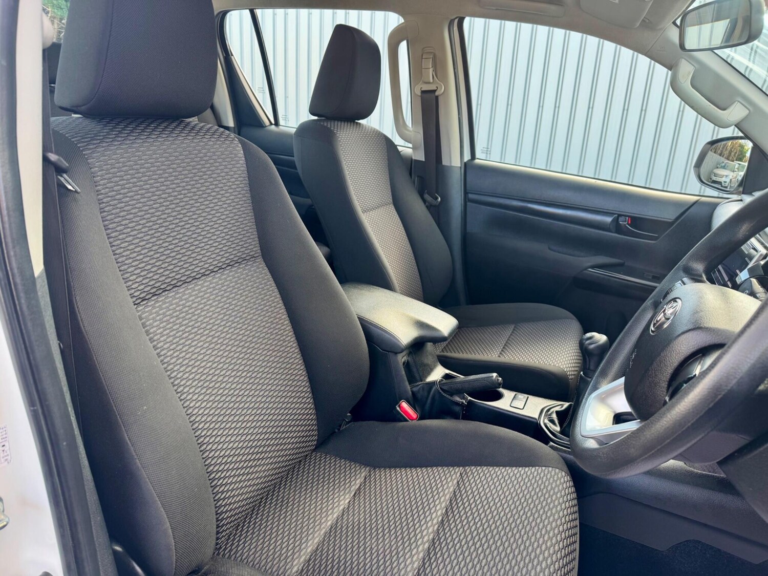 Used Toyota Hilux 2020 for sale - 76802316: Photo 11