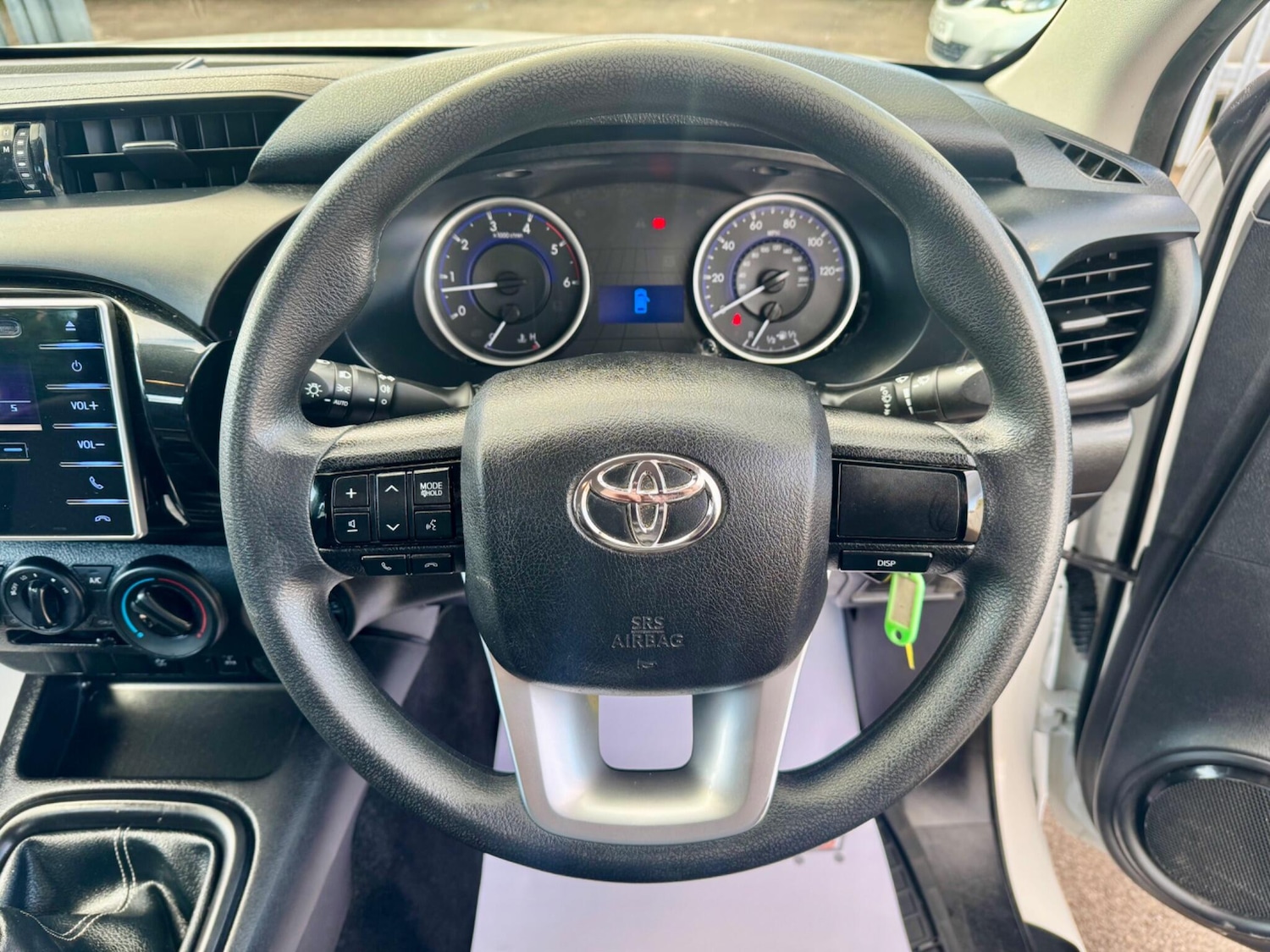 Used Toyota Hilux 2020 for sale - 76802316: Photo 18