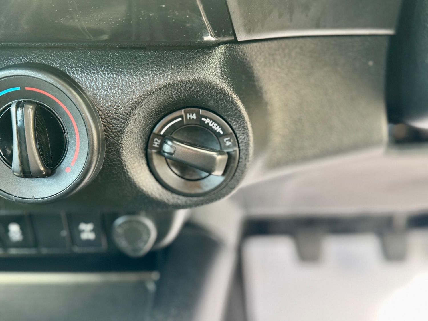 Used Toyota Hilux 2020 for sale - 76802316: Photo 26