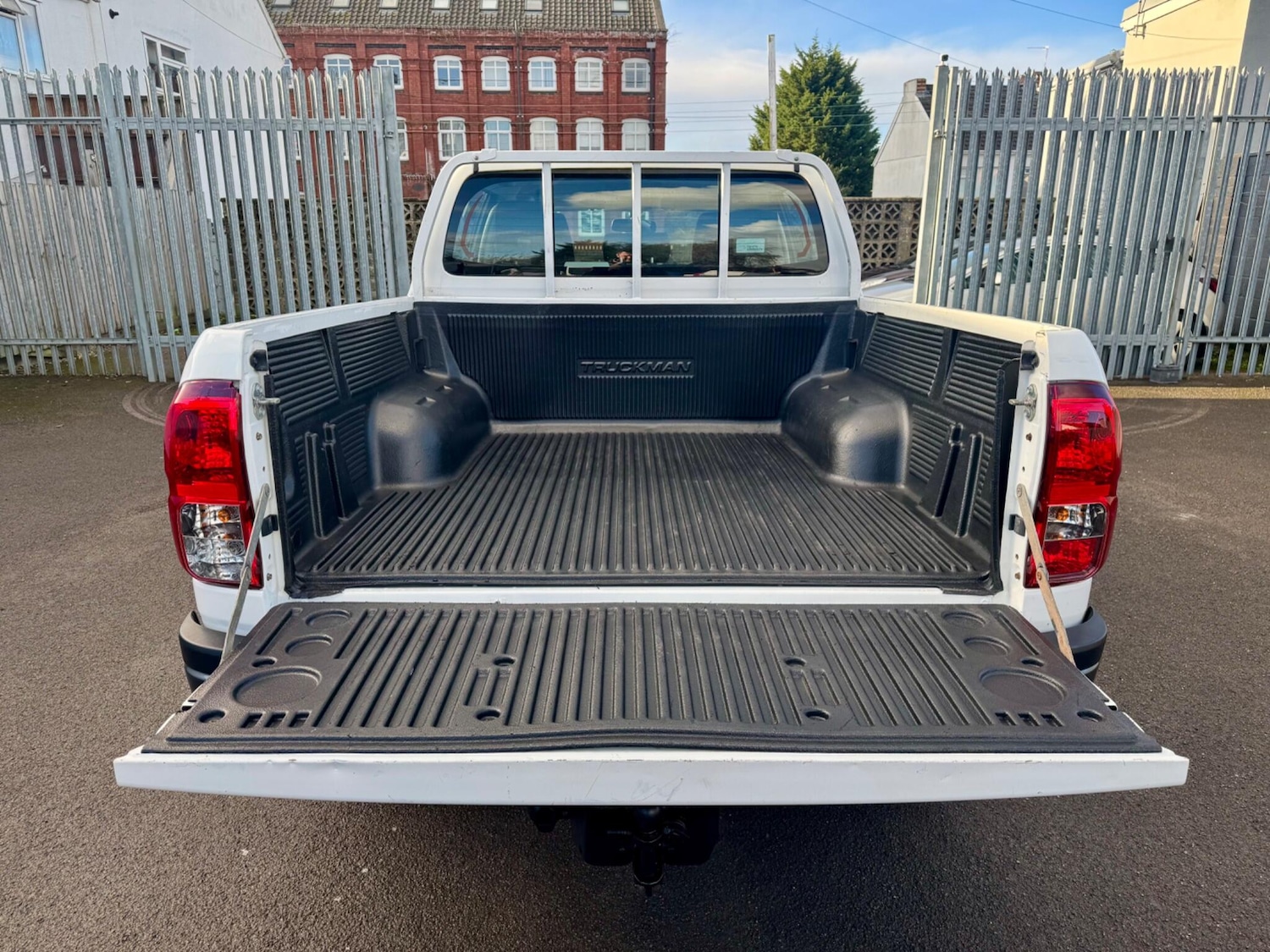 Used Toyota Hilux 2020 for sale - 76802316: Photo 9