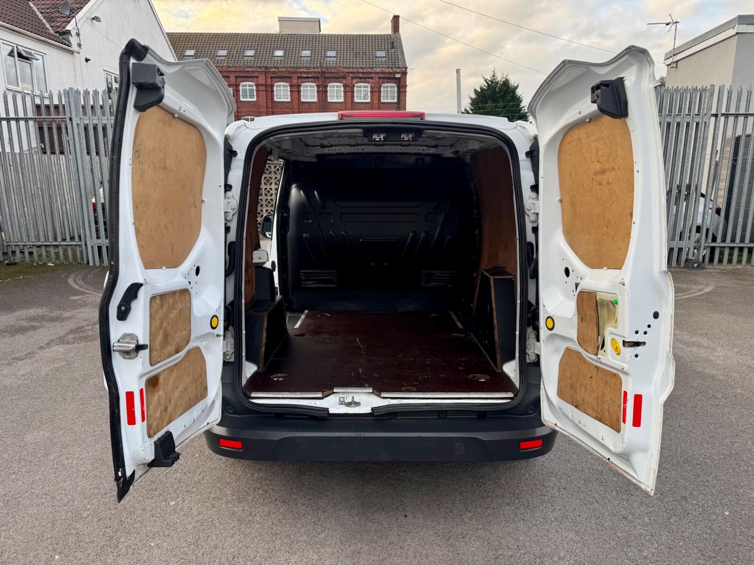 Used Ford Transit Connect 2015 for sale - 76499756: Photo 11