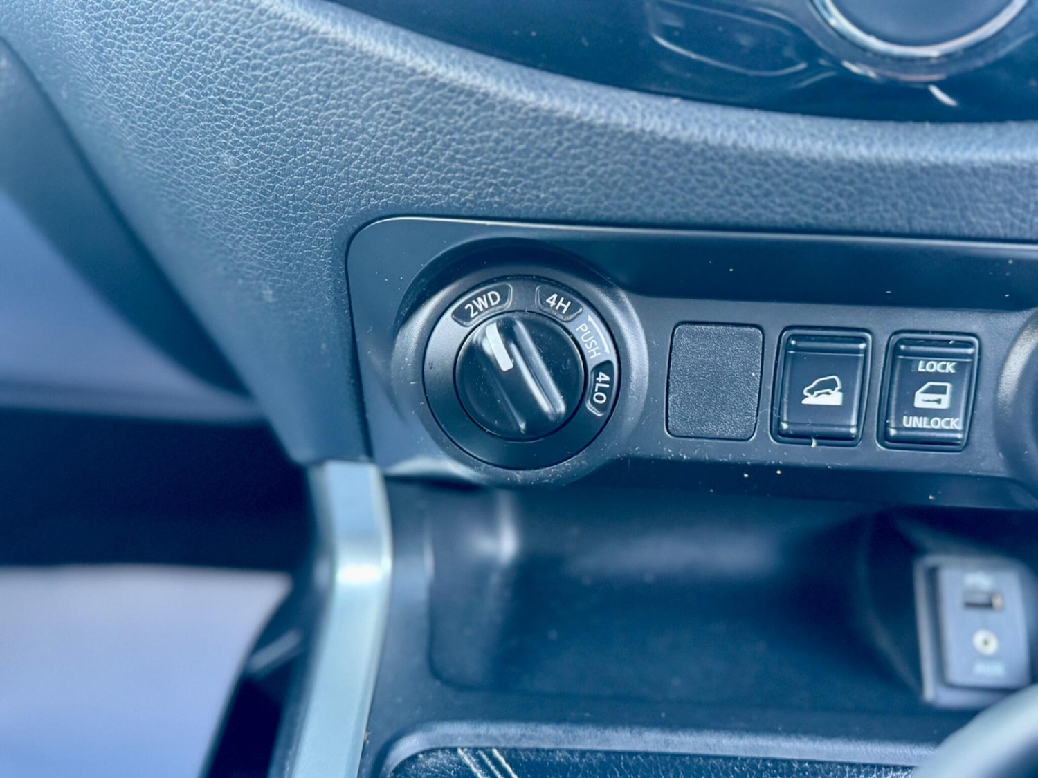 Used Nissan Navara 2017 for sale - 76765154: Photo 28