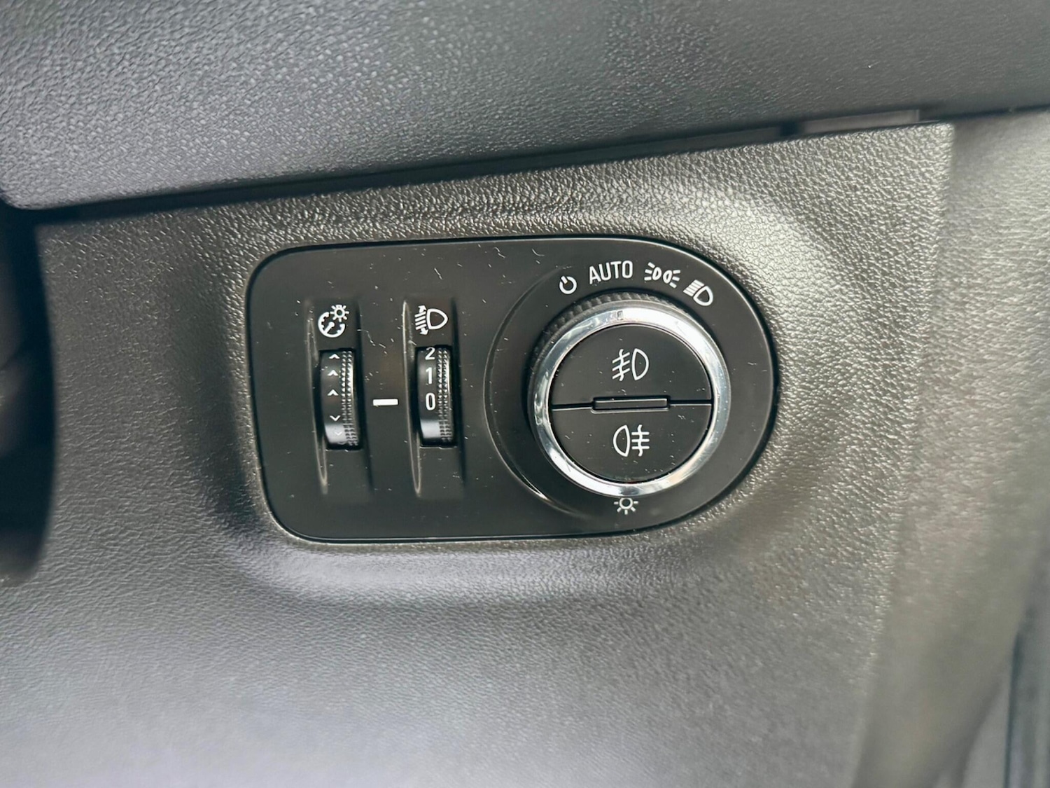 Used Vauxhall Corsa 2017 for sale - 76473850: Photo 29